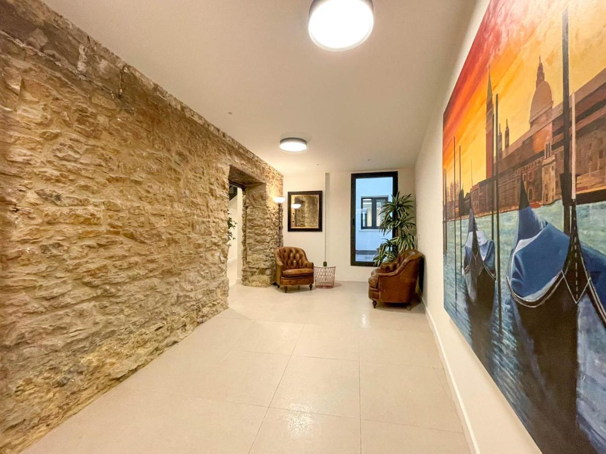 San Isidoro Coliving Hotel Oviedo Eksteriør billede